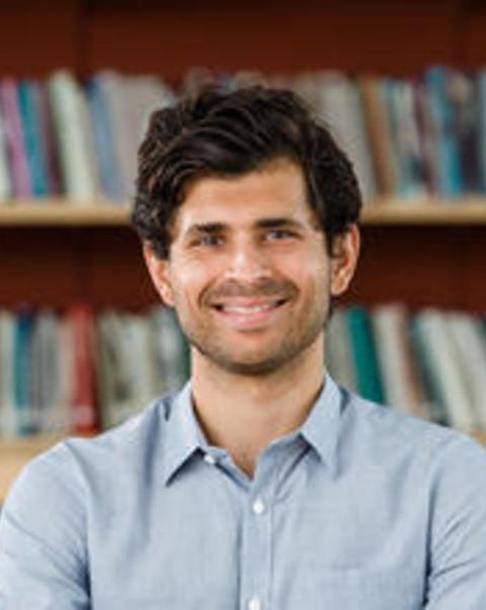 Adaner Usmani headshot