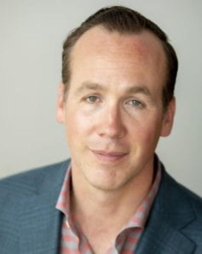 Ryan Enos' headshot.